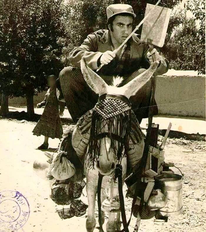 تفریحهای پایتختنشینان در تهران قدیم چه بود؟/ از لوطیعنتری تا تختهحوضی و یابوسواری/ عکس