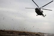 ببینید |  لحظه نجات راننده گرفتار در سیل توسط بالگرد امداد در کنیا