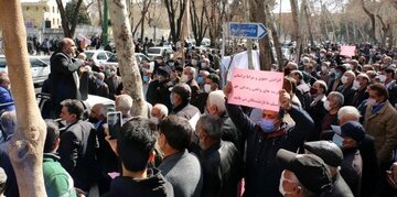 تجمع «ممنوع»؛ مگر به تشخیص ما! / ۷ ممنوعیت دردسرساز / «دست باز »نیروهای نظامی، «دست بسته» رسانه تجمع «ممنوع»؛ مگر به تشخیص ما! / ۷ ممنوعیت دردسرساز / «دست باز »نیروهای نظامی، «دست بسته» رسانه