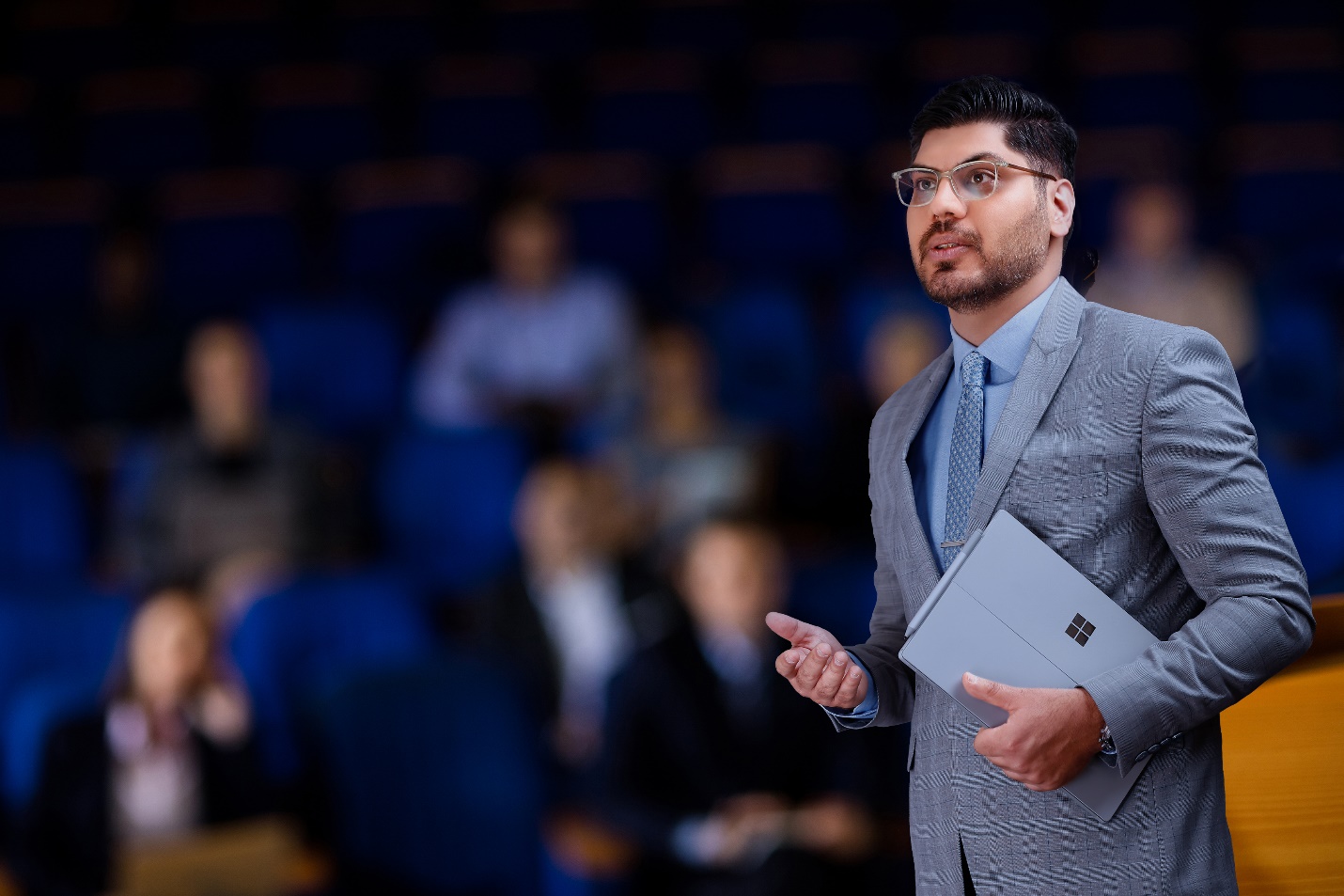 مزایا و وظایف مشاور بازاریابی، برندسازی و تبلیغات برای کسب و کارها