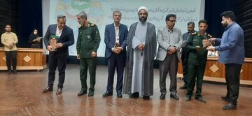 تجلیل و قدردانی از شرکت توسعه خدمات دریایی و بندری سینا