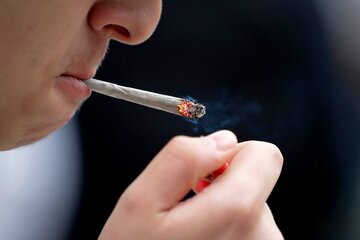 چه غذاهایی به ترک سیگار کمک میکند؟ چه غذاهایی به ترک سیگار کمک میکند؟