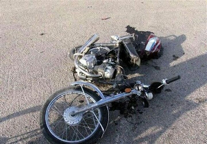 ببینید | تصادف خنده‌دار یک موتورسوار با یک سمند به سبک فیلم‌های هالیوودی