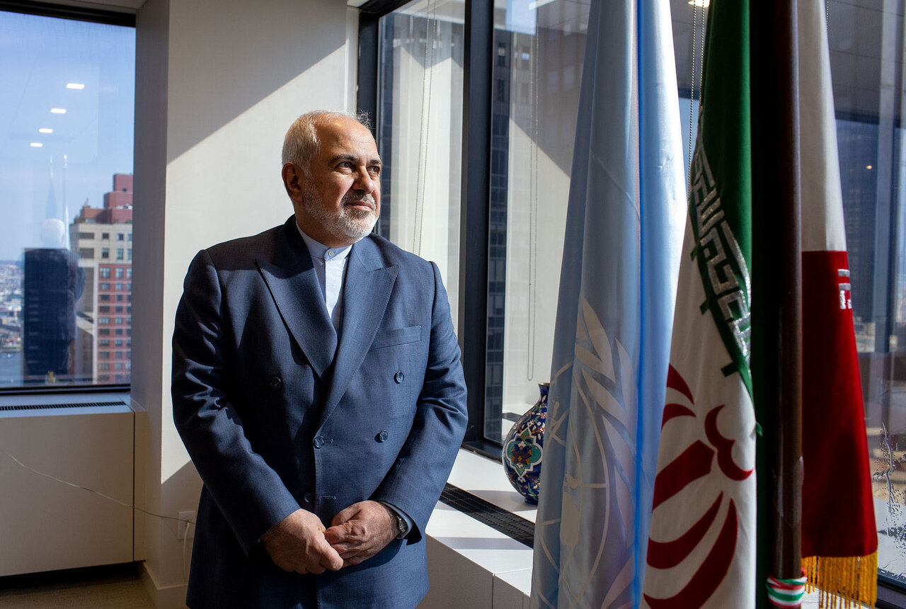 محمد جواد ظریف: واقع گرا یا آرمان گرا / کدام گفتمان منافع مردم را بهتر تامین می کند؟