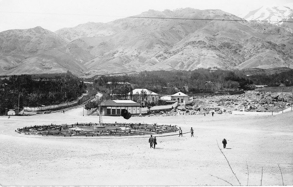 عکس | میدان تجریش،زمانی که قسمت مهمی از تهران نشده بود!