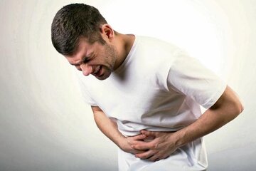 کدام مواد غذایی به کاهش نفخ کمک میکند؟ کدام مواد غذایی به کاهش نفخ کمک میکند؟