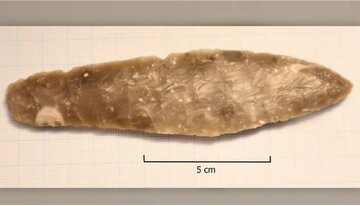 خنجر اسرارآمیز ۳ هزار ساله که اتفاقی پیدا شد/ عکس