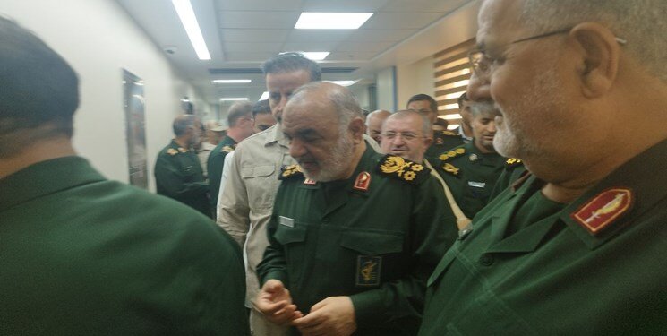 افتتاح فاز نخست بیمارستان فوق تخصصی در زاهدان با حضور فرمانده کل سپاه + عکسها