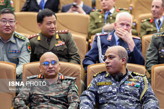 قالیباف به جمع فرماندهان ارشد سپاه و ارتش و نظامیان خارجی در «هندسه نظم جدید» رفت + عکس ها