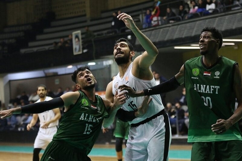 ببینید | درگیری زشت در استادیوم آزادی و سقوط یک هوادار از طبقه دوم!