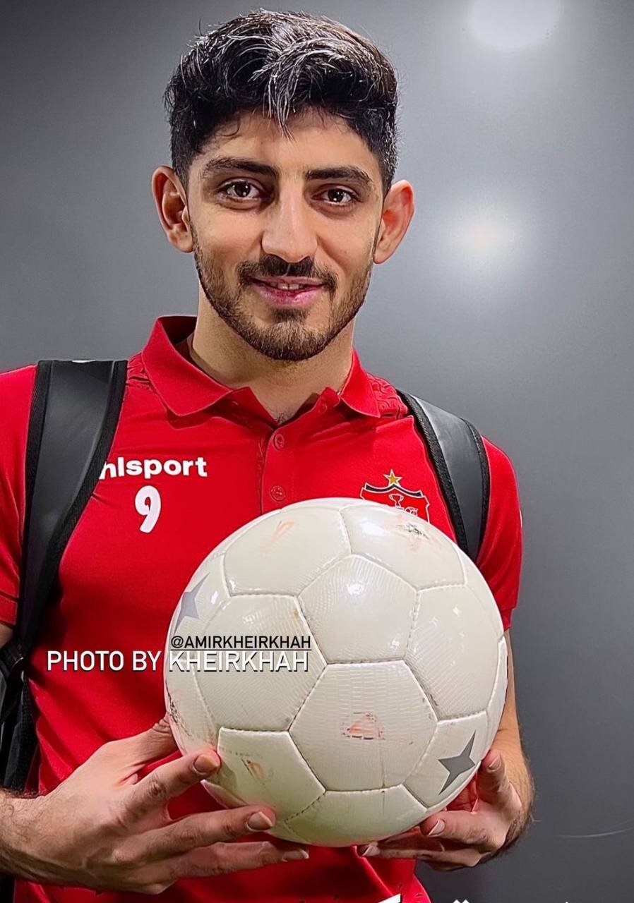 عکس| هدیهای که مهدی ترابی با خودش برد