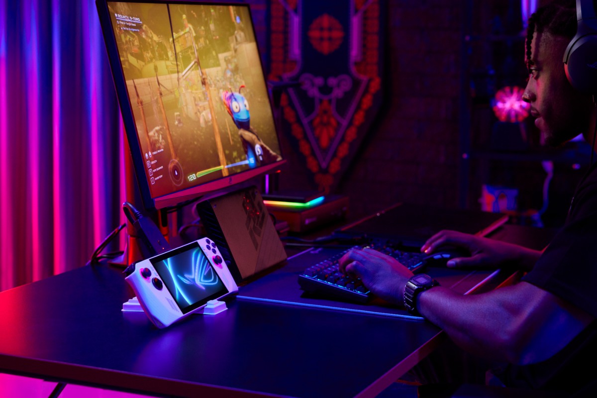 این پرچمدار ایسوس برای بازی به میدان آمده!/ عکس