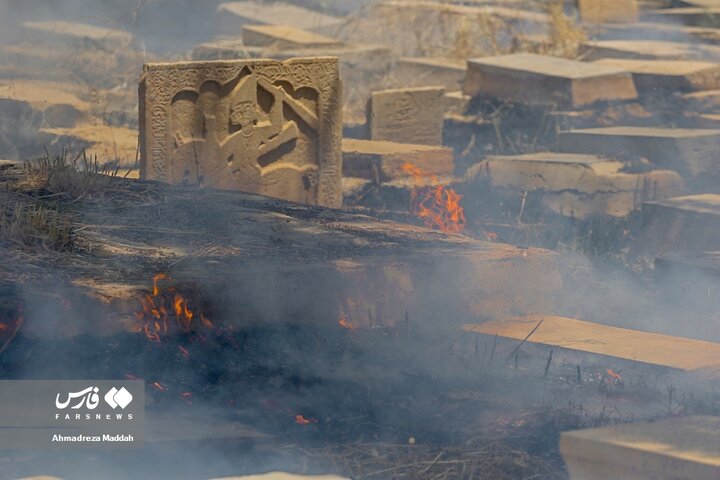 آتش‌سوزی در قبرستان ۱۰۰۰ ساله «دارالسلام»
