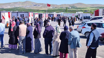 اخذ آرای مناطق زلزله‌زده ترکیه در کانکس‌ها آغاز شد