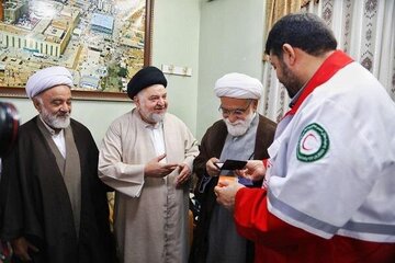 قدردانی مراجع و علمای قم از خدمات هلال احمر + عکس‌ها