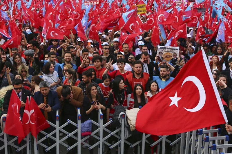 رقابت نفس گیر رجب و قلیچ دار/فاصله دو رقیب کمتر شد؛ جشن زودهنگام طرفداران اردوغان در آنکارا + آخرین جزئیات