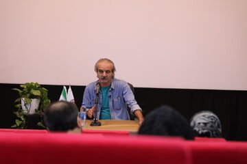 پیش فرض «آژانس شیشه ای» رفاقت است / سینما همچنان نیاز به فیلمنامه داستانگو و سه پردهای دارد
