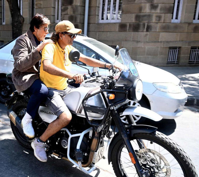 وقتی آمیتاب باچان، در ترافیک گیر میکند/ عکس