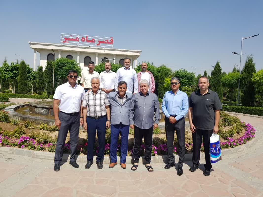 تجلیل از ولی اله کاکو و فرج اله عرب دو پیشکسوت فوتبال سمنان