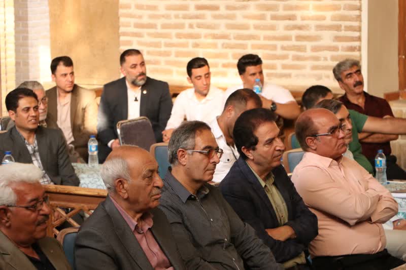 تجلیل از ولی اله کاکو و فرج اله عرب دو پیشکسوت فوتبال سمنان