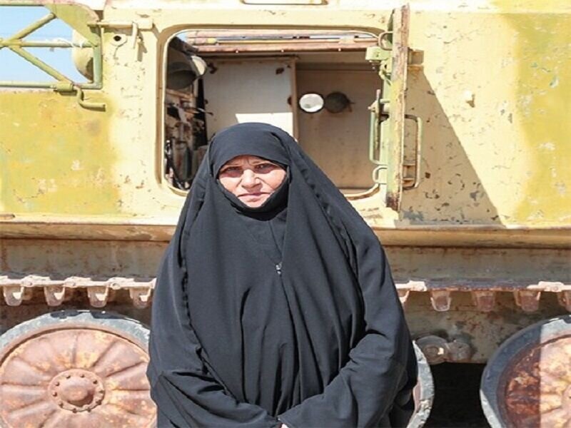 اولین زن اسیر ایرانی در عراق: چهارماه، «انفرادی» بودم /  تیرها به کمر و پهلوهایم می‌خورد، یکی هم به همسرم اصابت کرد