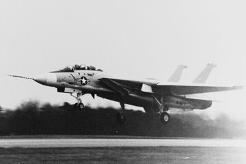 عکس | تصویری جالب از جنگنده F14 تامکت ارتش آمریکا