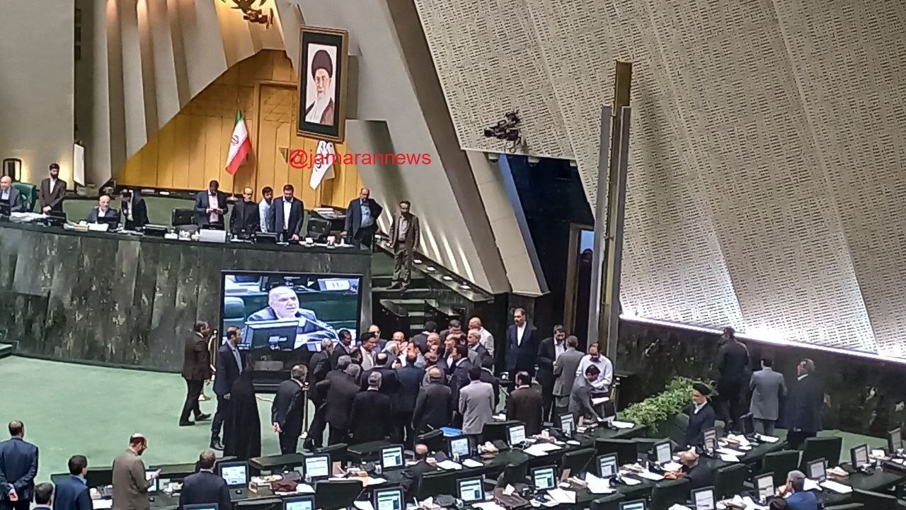 جدل در صحن علنی مجلس برای شمارش مجدد آرا + عکس