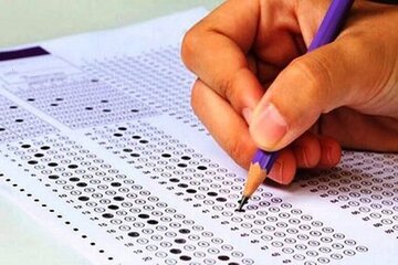 عکس | همراهی یک نوزاد در جلسه امتحان مادر دانشجو!