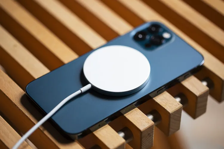 شارژر اپل دچار دگرگونی میشود؟