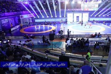 مسابقات کشتی آزاد جام تختی ارومیه / روز نخست