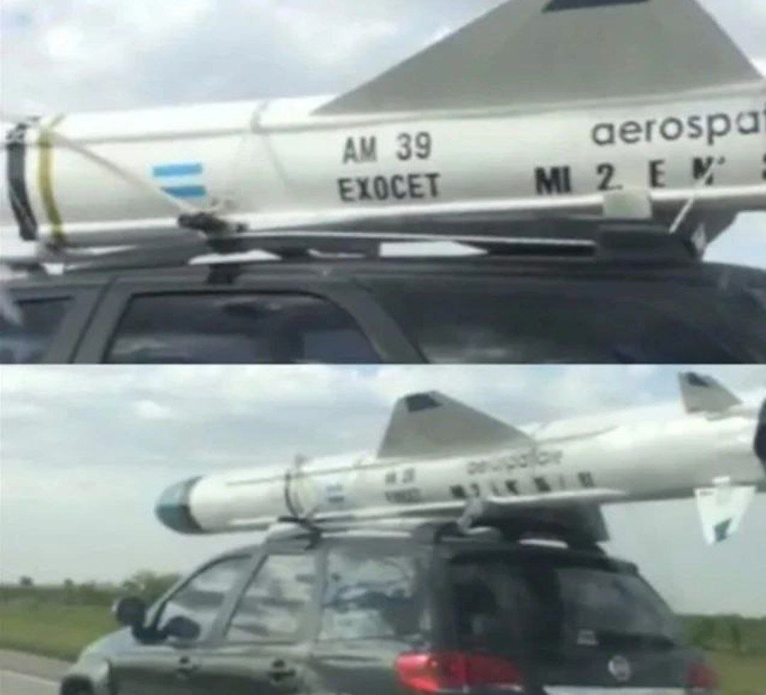 عکس | تصویر باورنکردنی از حمل موشک کروز ضد کشتی در جاده روی سقف مینیون!