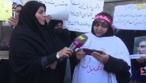 گزارش خبری _ تصویری تلویزیون از «تجمع کفن‌پوشان» ضدلایحه حجاب کنار نهاد ریاست جمهوری + عکس‌ها