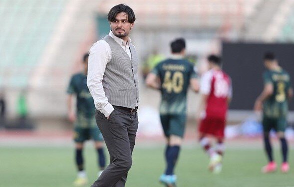 عکس ' استعفای سرمربی جوان پس از موفقیت تاریخی