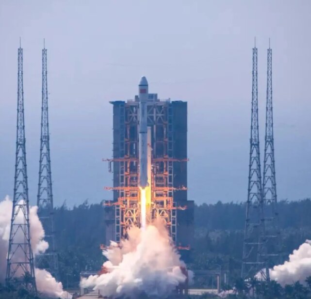 رکورد شگفتانگیز چین در ساخت موشک قدرتمند لانگمارچ/ عکس