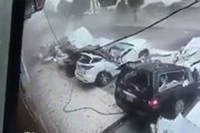 ببینید | تصاویری وحشتناک از له شدن خودروهای شاسی بلند زیر آوار زلزله پاکستان