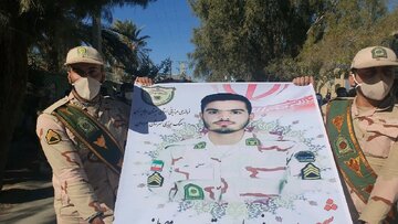 روایتی از نبرد نابرابر پنج مرزبان شهید سراوان با ۴۰ مهاجم مجهز به انواع سلاحها روایتی از نبرد نابرابر پنج مرزبان شهید سراوان با ۴۰ مهاجم مجهز به انواع سلاحها