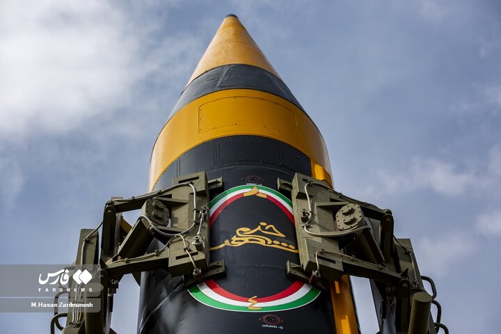 ببینید | جزئیات جدید از موشک «خرمشهر ۴»: یک موشک شلیک می‌شود اما…
