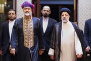 «لباس ویژه» سلطان عمان در مهمانی رئیسی /  عمامه بنفش و قرمز او نشانه چیست؟ + عکس‌ها