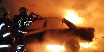 آتش‌سوزی خودرو در پارسیان ۲ فوتی و ۳ مصدوم برجای گذاشت