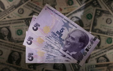 ارزش لیر ترکیه در برابر دلار بشدت سقوط کرد ارزش لیر ترکیه در برابر دلار بشدت سقوط کرد