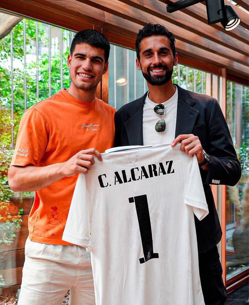 عکس | مرد شماره یک تنیس جهان رئالی شد!