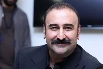 یک «آقای زالو» بین مهران مدیری، امین حیایی و هادی کاظمی/عکس