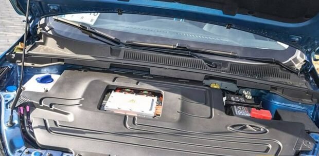 اولین ماشین برقی که در ایران پلاک شد / عکس