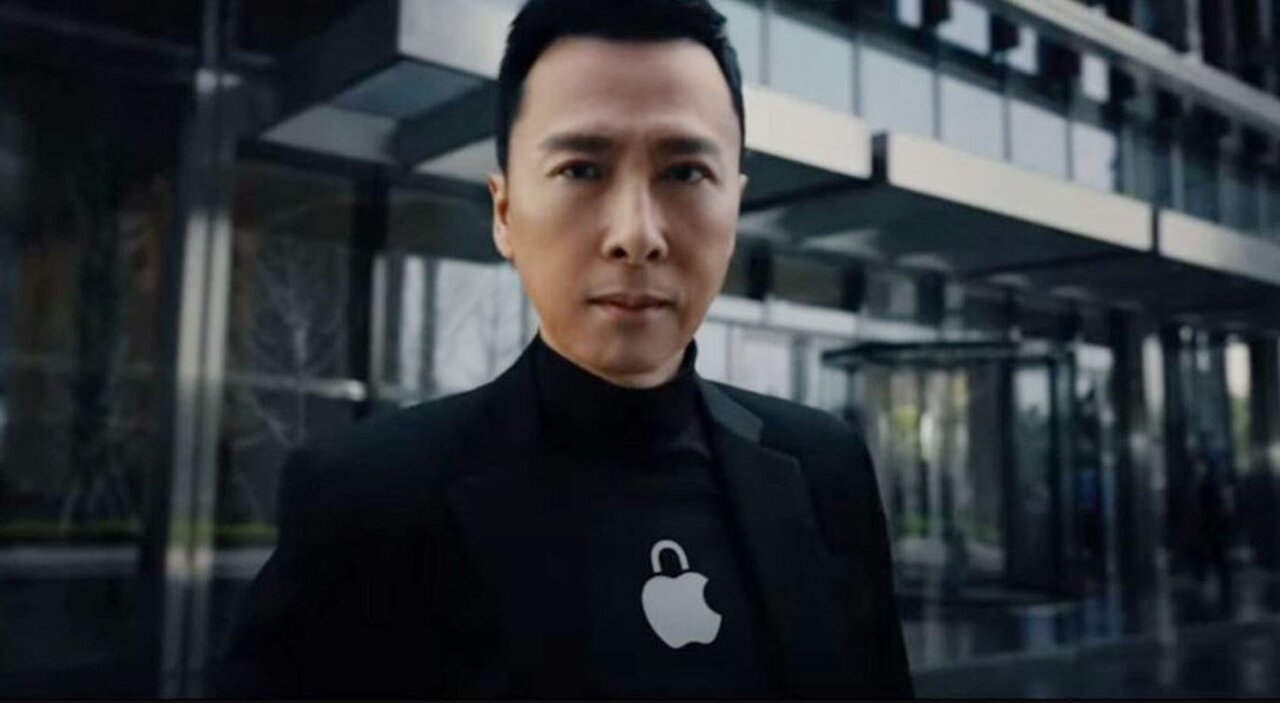 کنایه سنگین اپل به چین با استفاده از بازیگر «جان ویک» / عکس