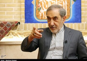 مشاور رهبر انقلاب انزوای ایران در عرصه جهانی را رد/ آمریکا شکست خورده است