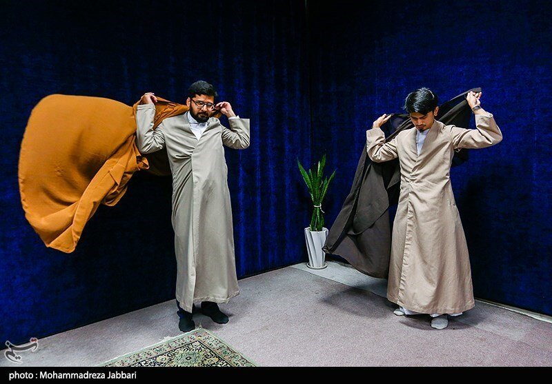 عمامه گذاری «طلاب خارجی» در قم + عکسها