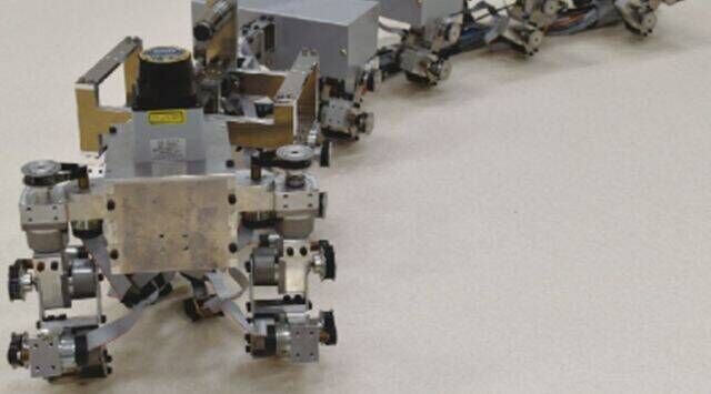ژاپنی‌ها یک ربات عجیب ۱۰۰ پا ساختند
