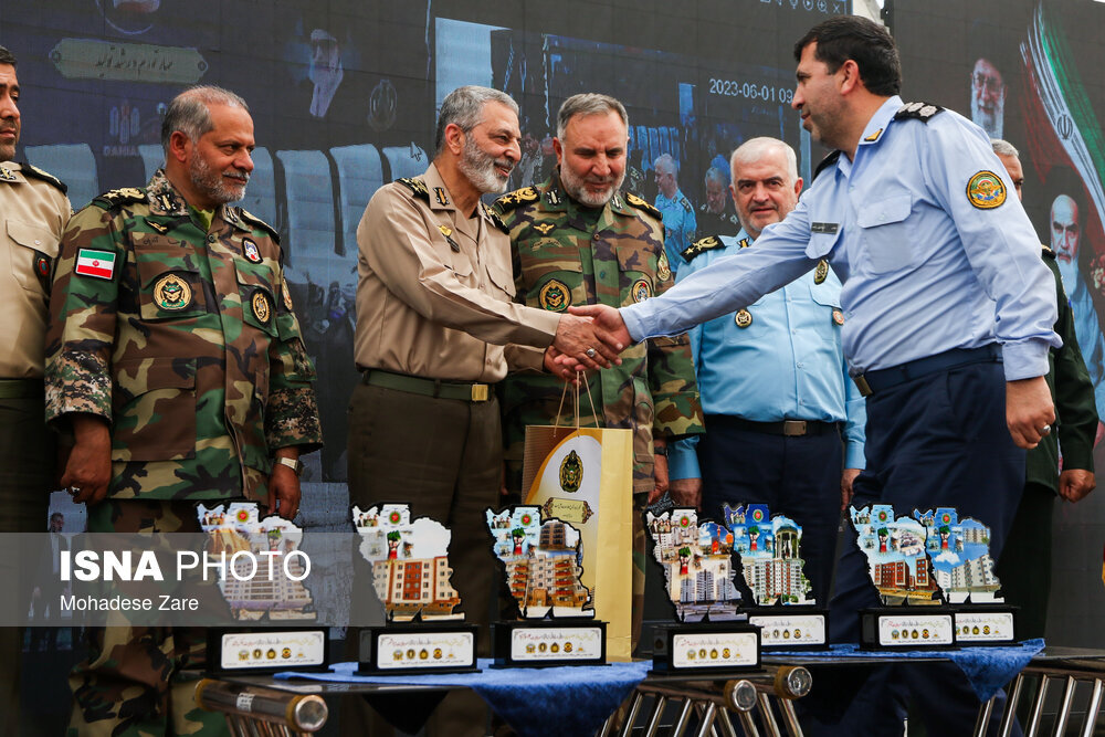 افتتاح خانه‌های سازمانی ارتش با حضور فرمانده کل ارتش + عکس
