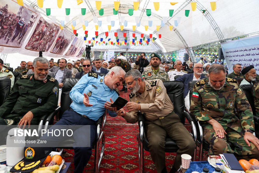 افتتاح خانه‌های سازمانی ارتش با حضور فرمانده کل ارتش + عکس
