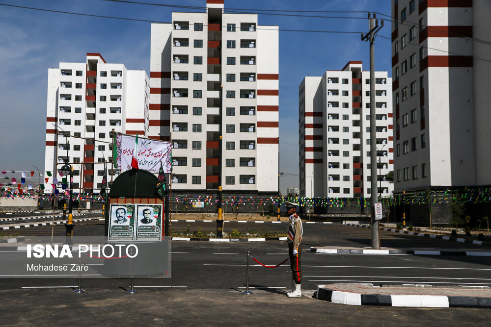 افتتاح خانههای سازمانی ارتش با حضور فرمانده کل ارتش + عکس